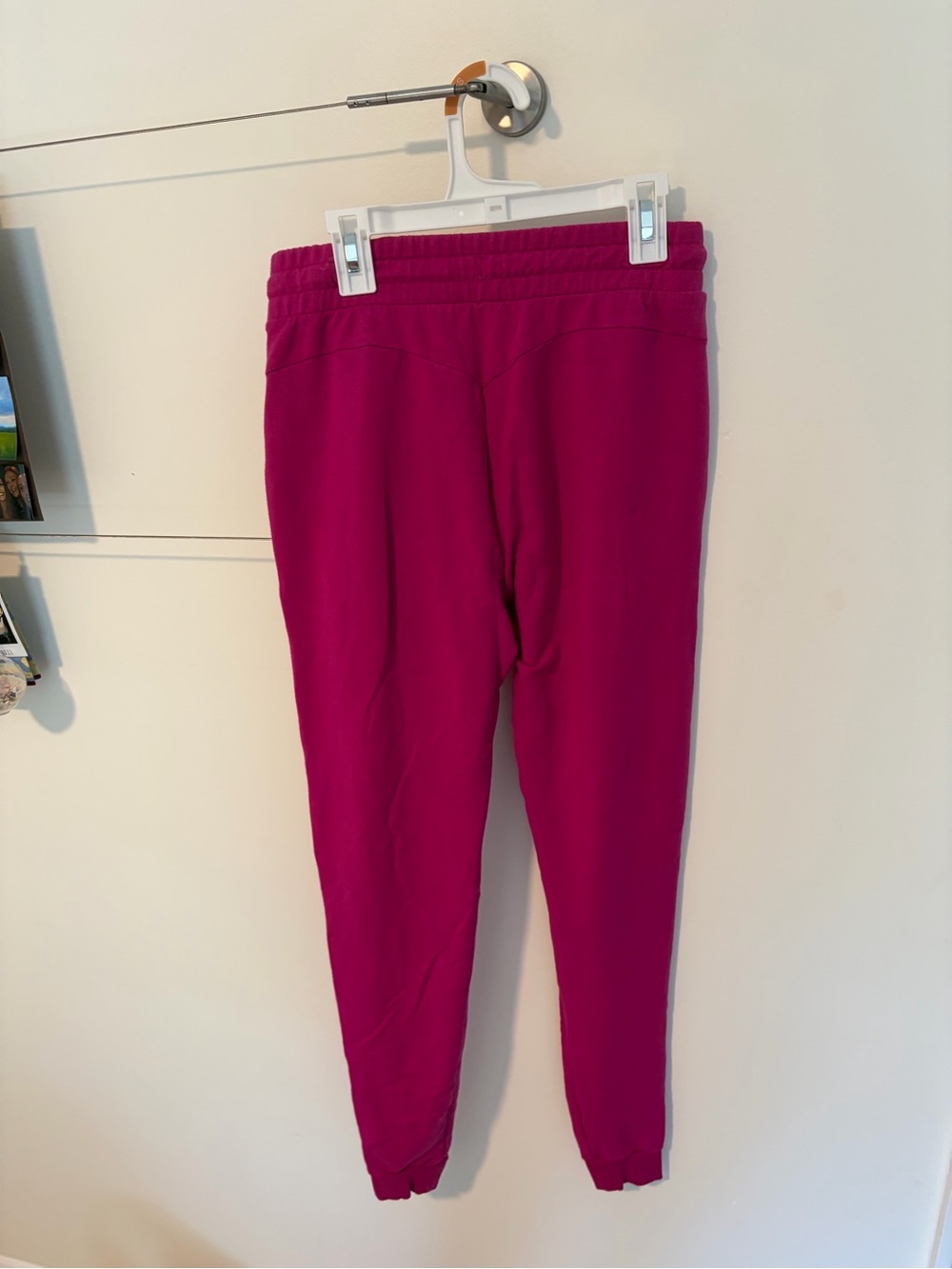 Gymshark Magenta Strappy Crop Top & Joggers Set - Picture 7 of 8